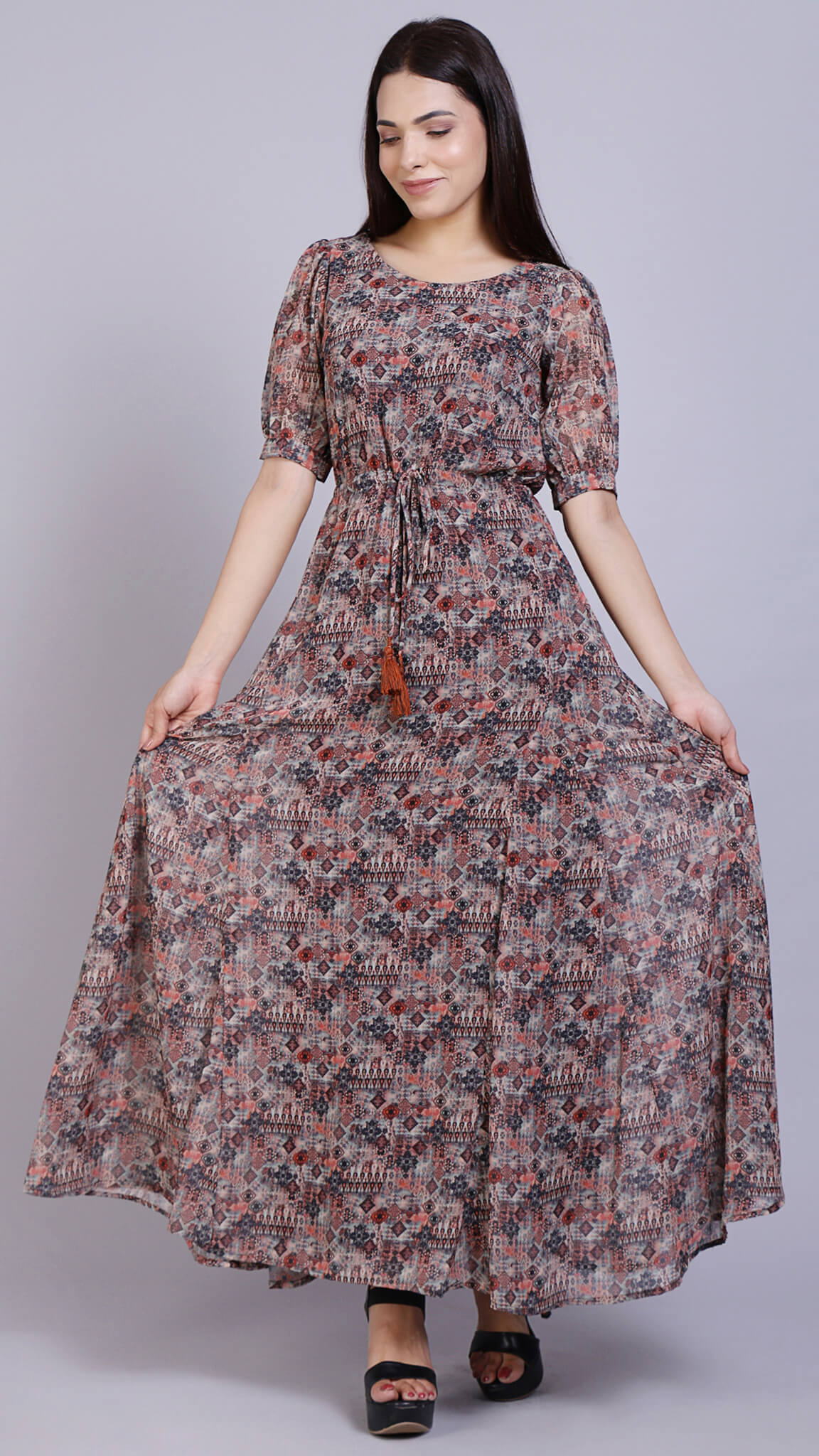 🌺Pink floral printed, halter neck long dress with belt – tarangg.in